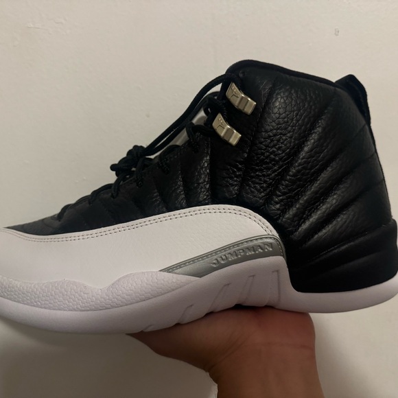 Air Jordan retro 12 play offs 2022 size 11 - Picture 3 of 4